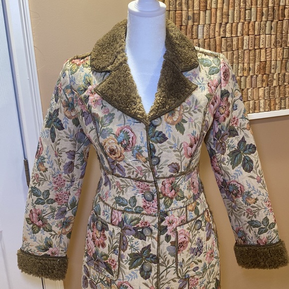 Anthropologie Made in Greece Floral Pattern with Faux Fur - Picture 2 of 15
